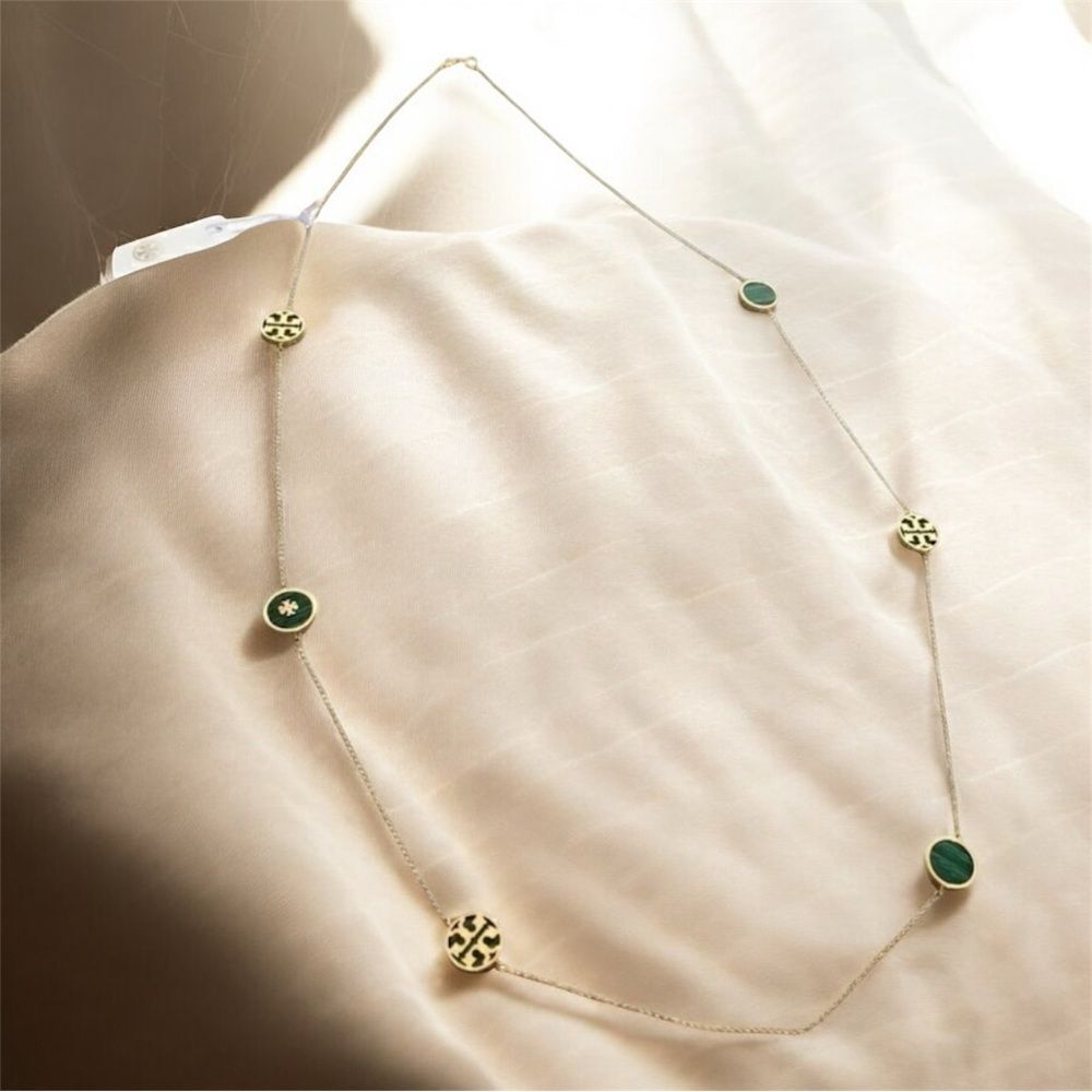 TORY BURCH DOUBLE T LOGO / MALACHITE NECKLACE